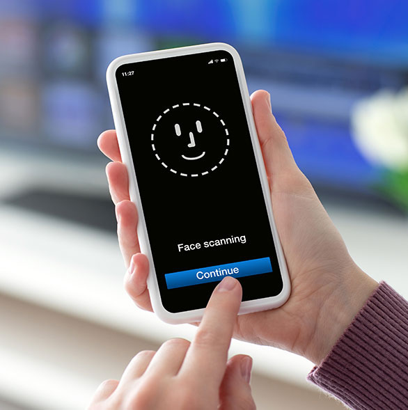 Smart phone with facial recognition unlock screen